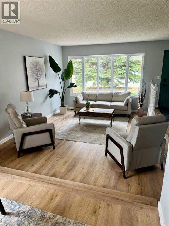 16 Woodfield Court SW - 6
