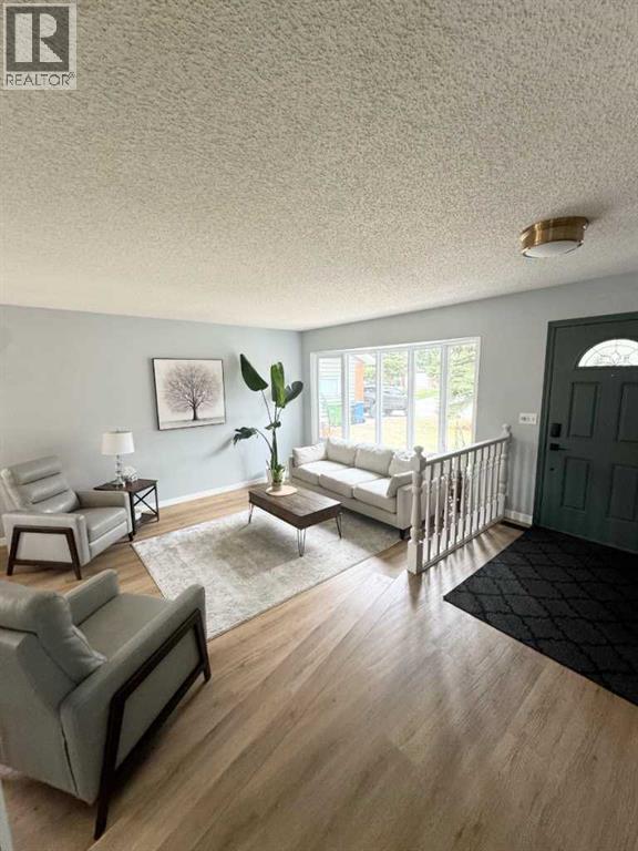 16 Woodfield Court SW - 4