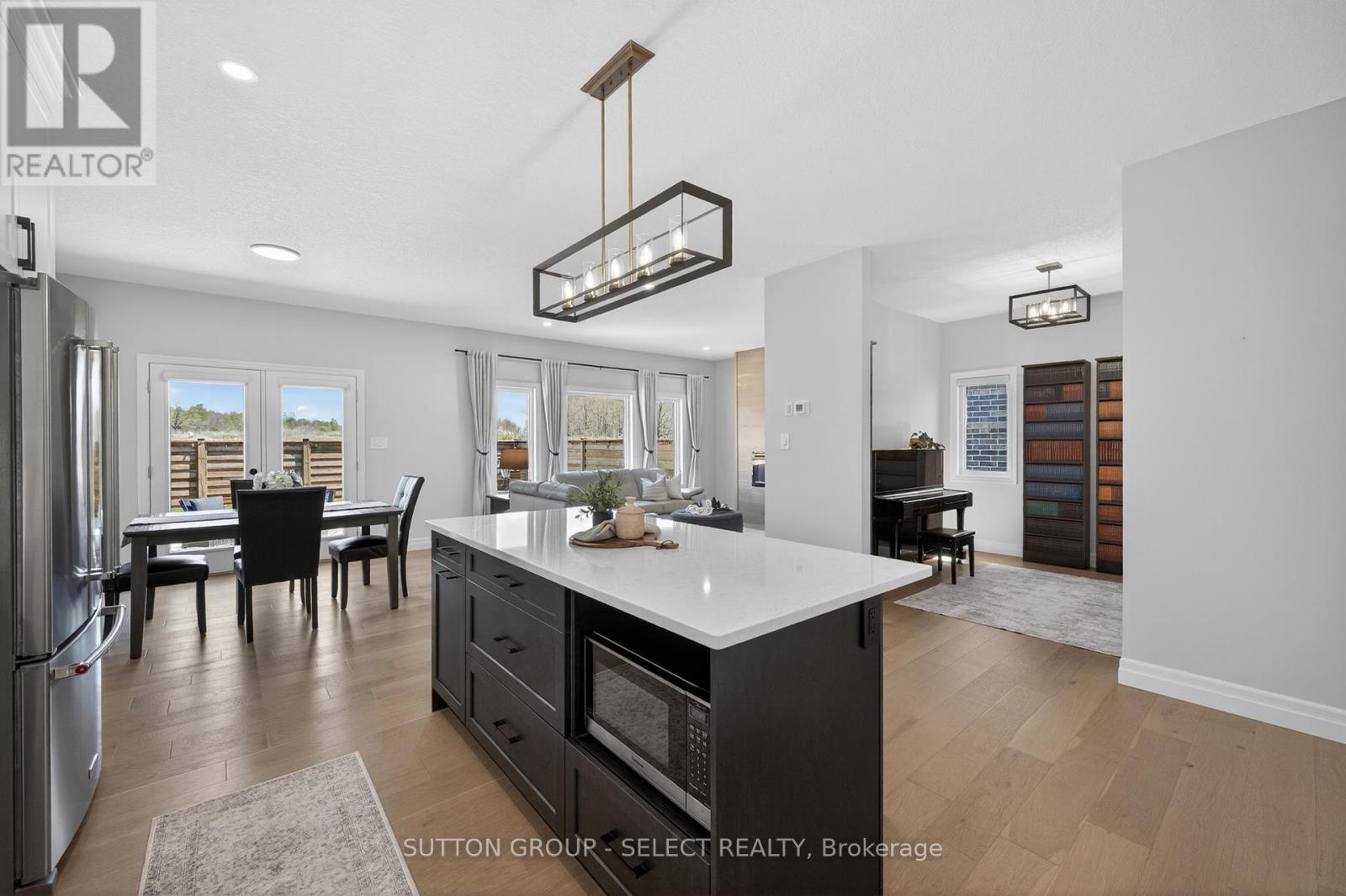 3924 CAMPBELL STREET N - 8