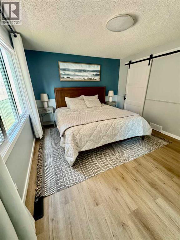 16 Woodfield Court SW - 19