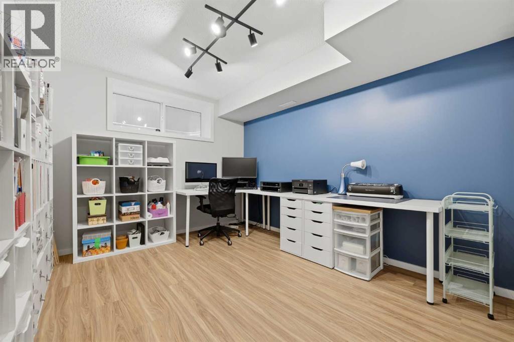 1198 Kingston Crescent SE - 34