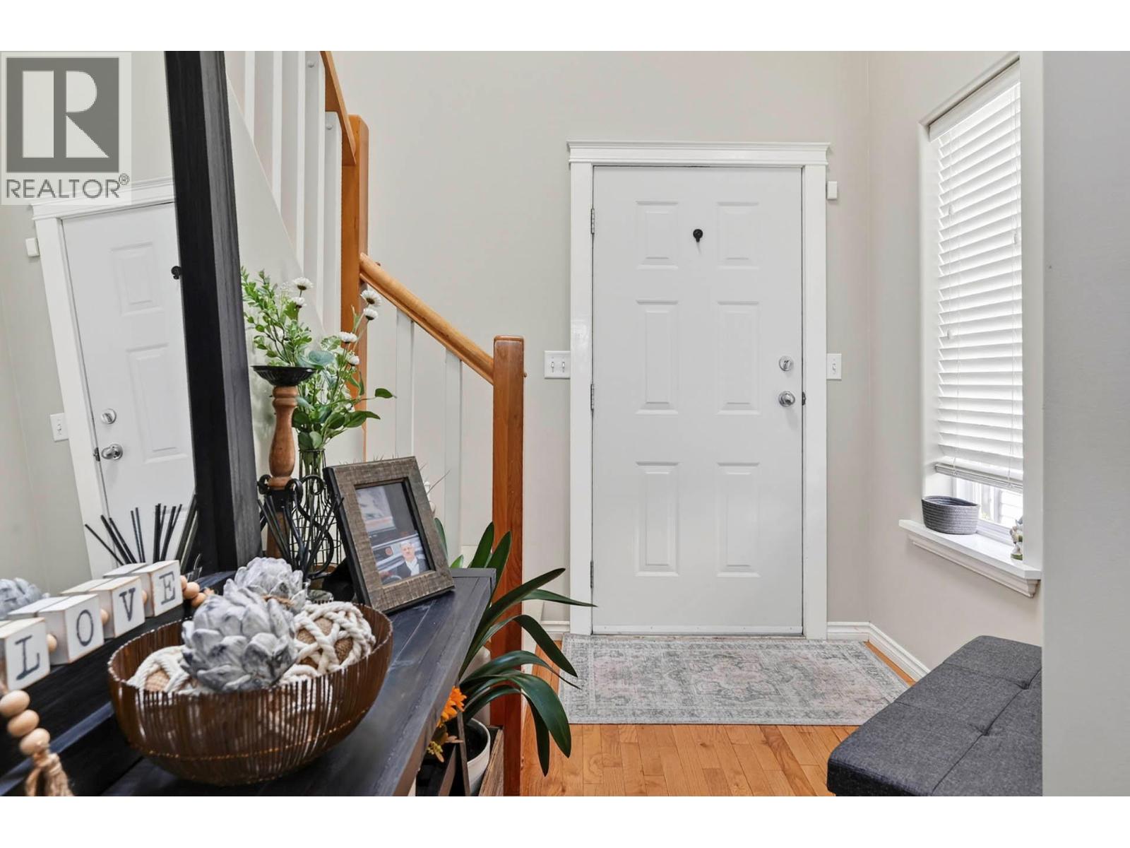 1996 Raven Crescent - Image 2
