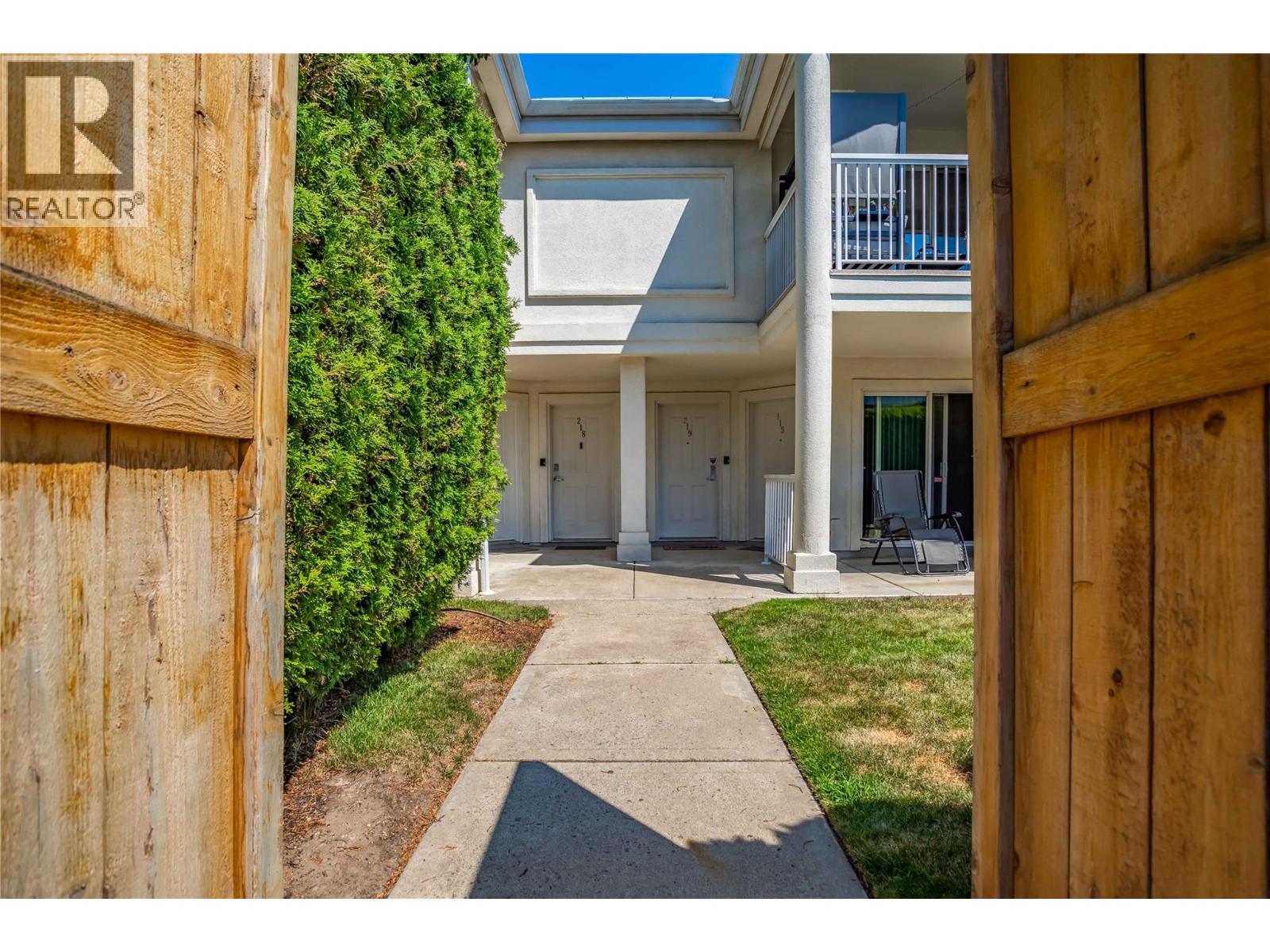 2370 Stillingfleet Road Unit# 218, Kelowna