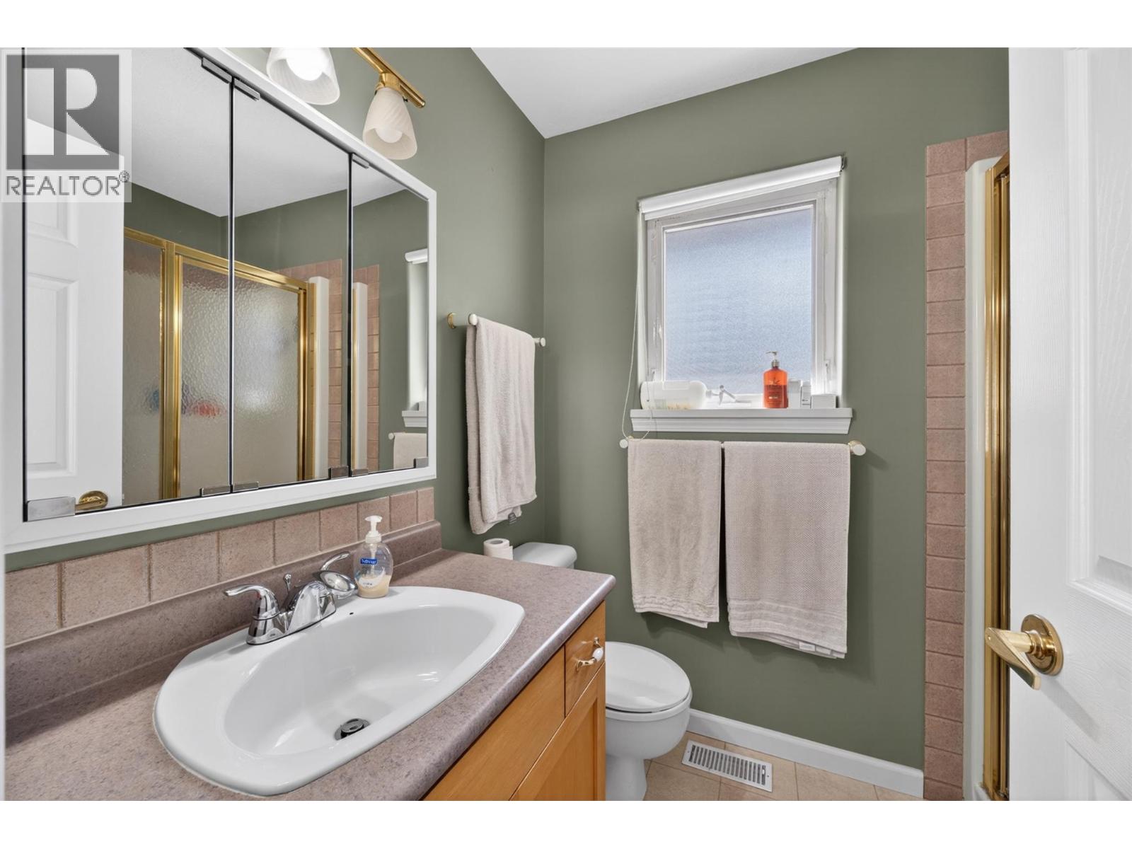  313 Hemlock Crescent North, Sicamous