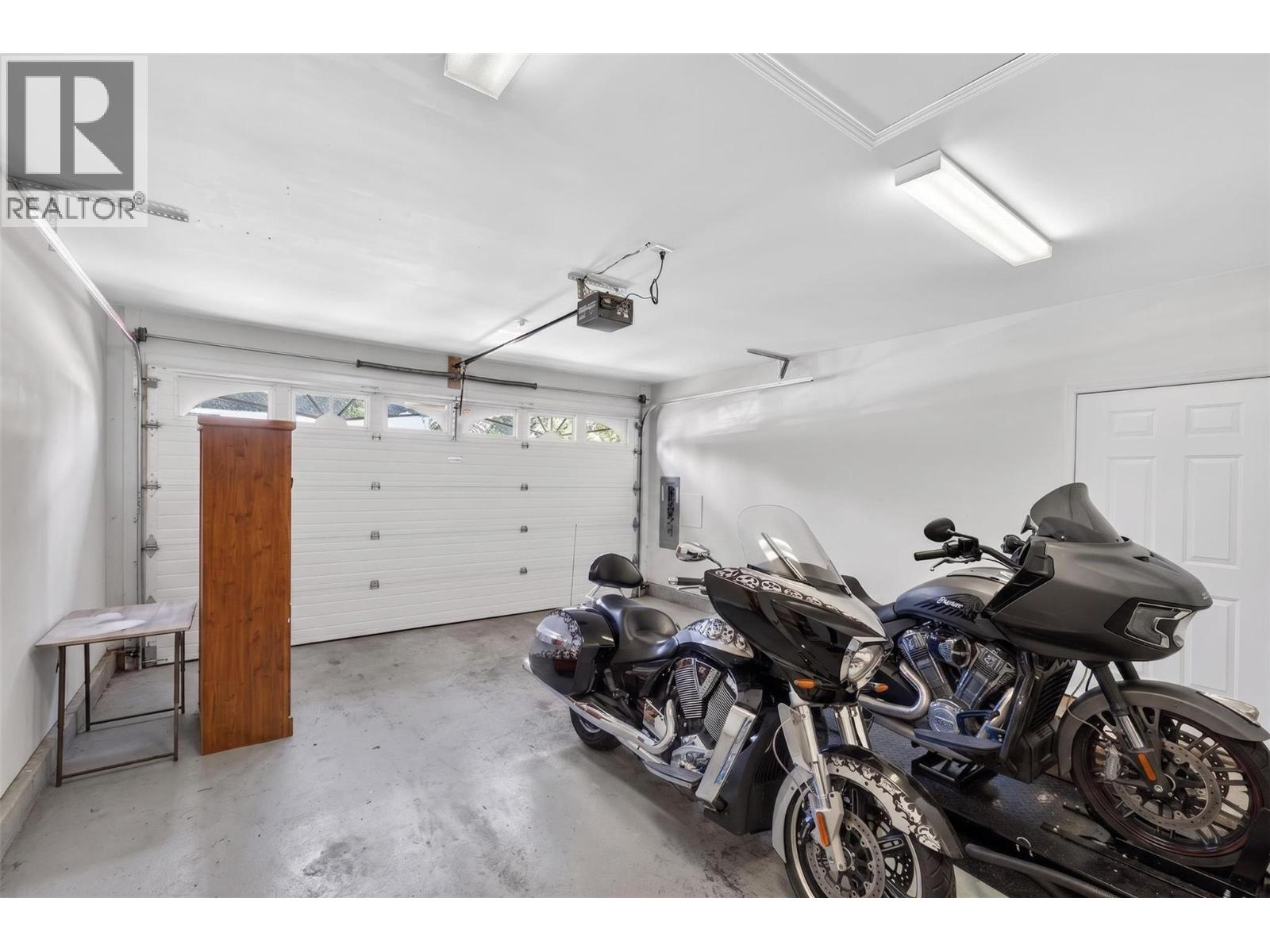  313 Hemlock Crescent North, Sicamous