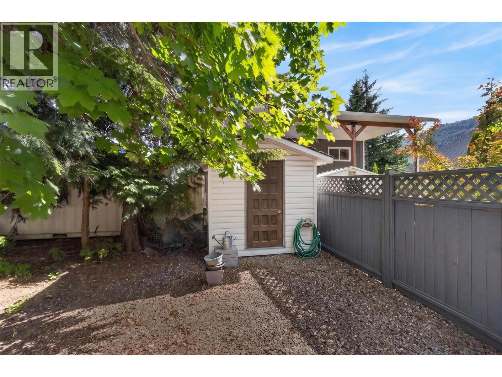  313 Hemlock Crescent North, Sicamous