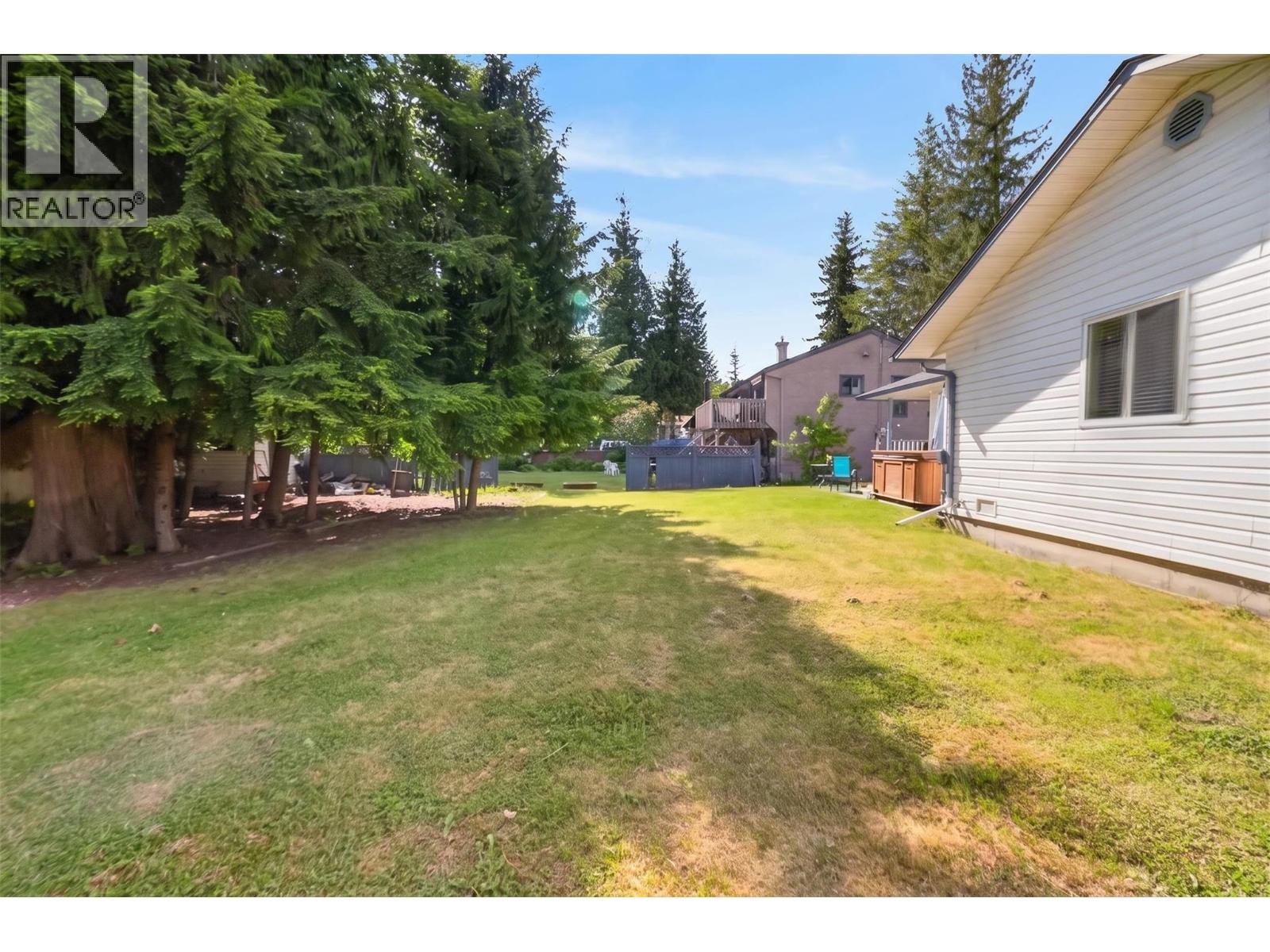  313 Hemlock Crescent North, Sicamous