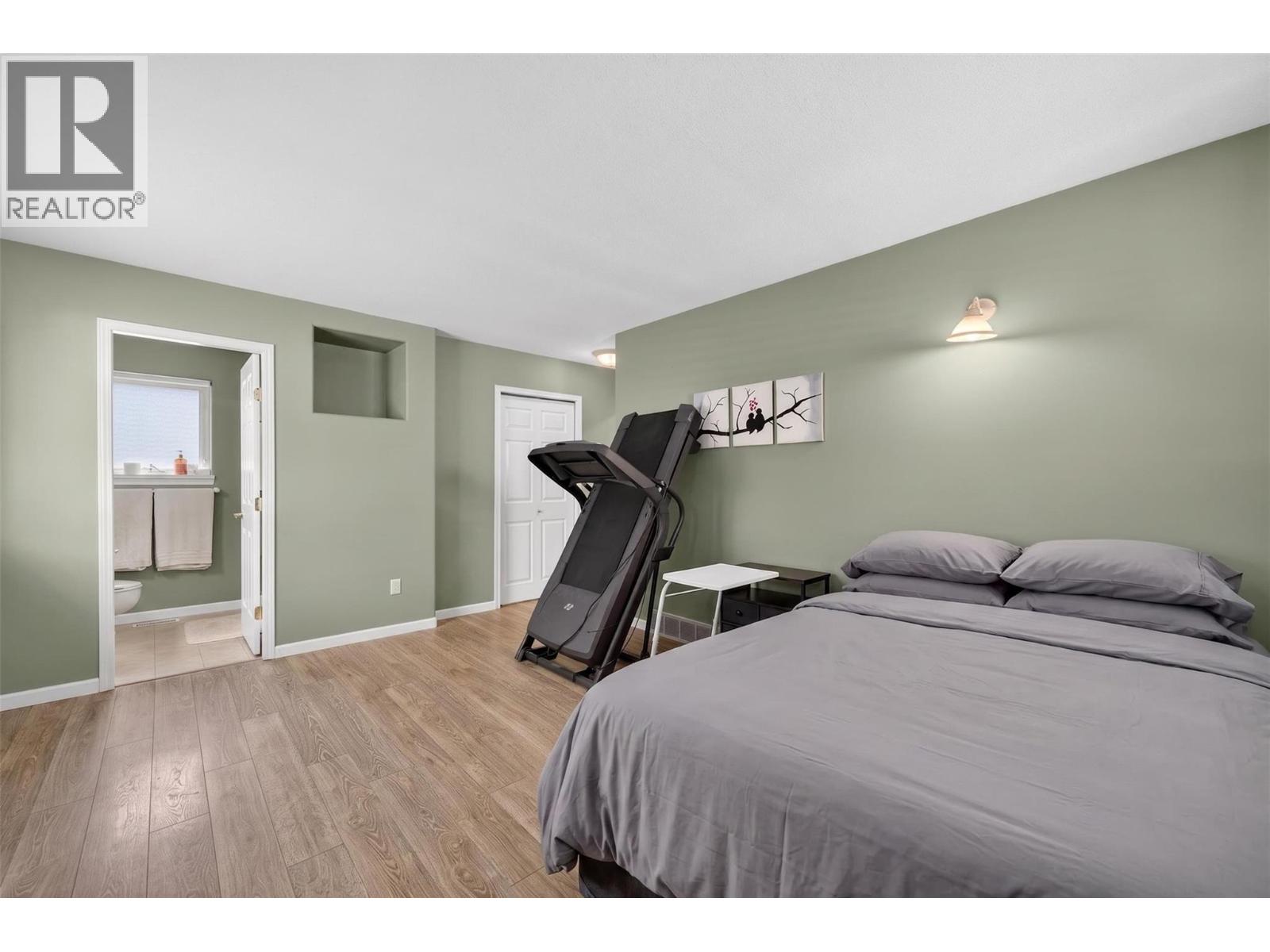  313 Hemlock Crescent North, Sicamous