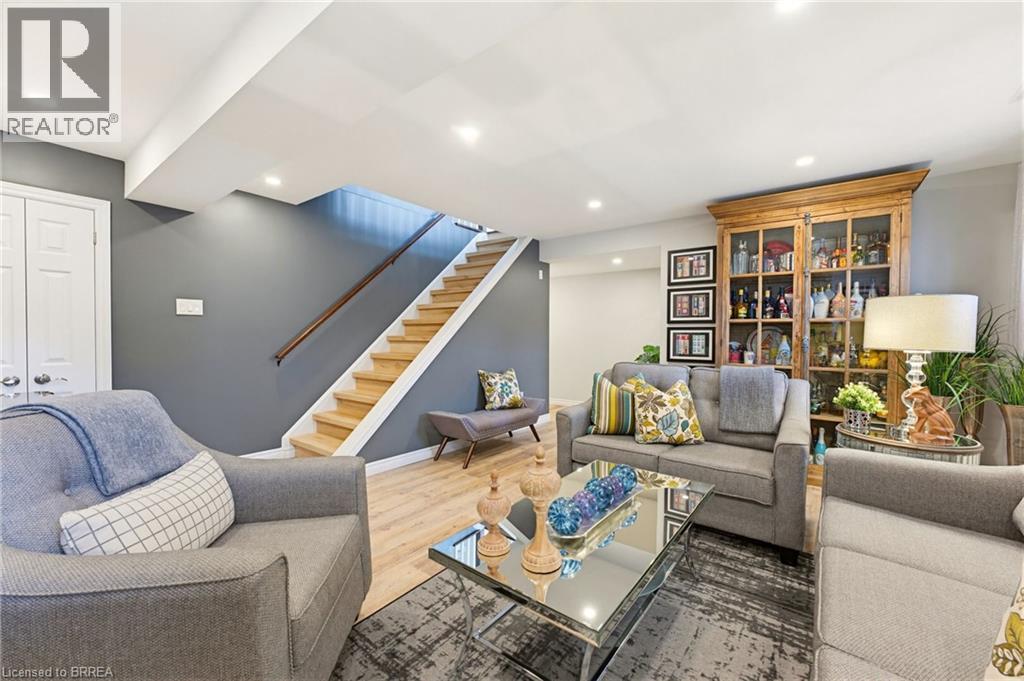 #9 68 FAIRVIEW Drive - 33