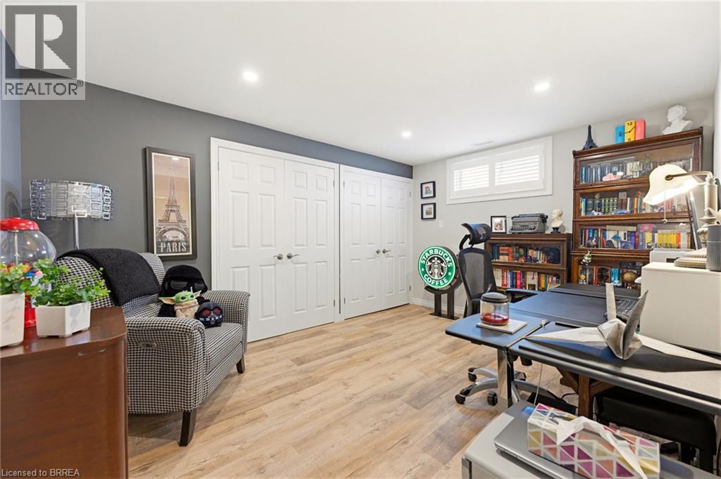 #9 68 FAIRVIEW Drive - 34