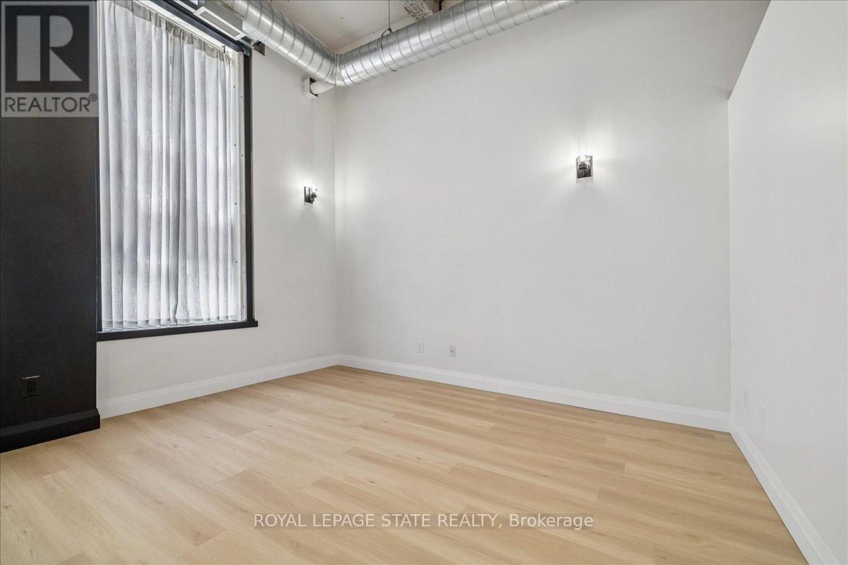 #105 11 REBECCA STREET - 17