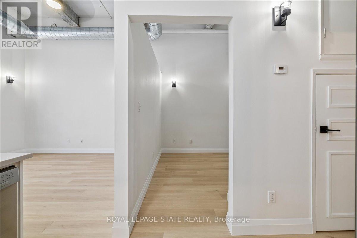 #105 11 REBECCA STREET - 26