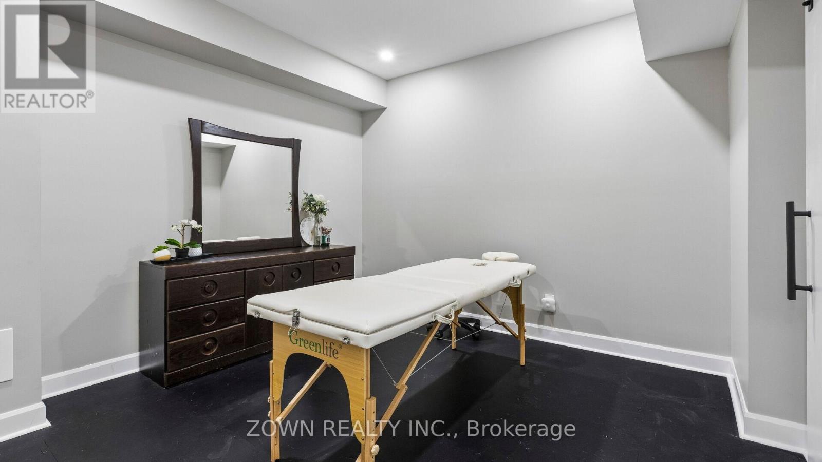 626 SORA WAY - 40