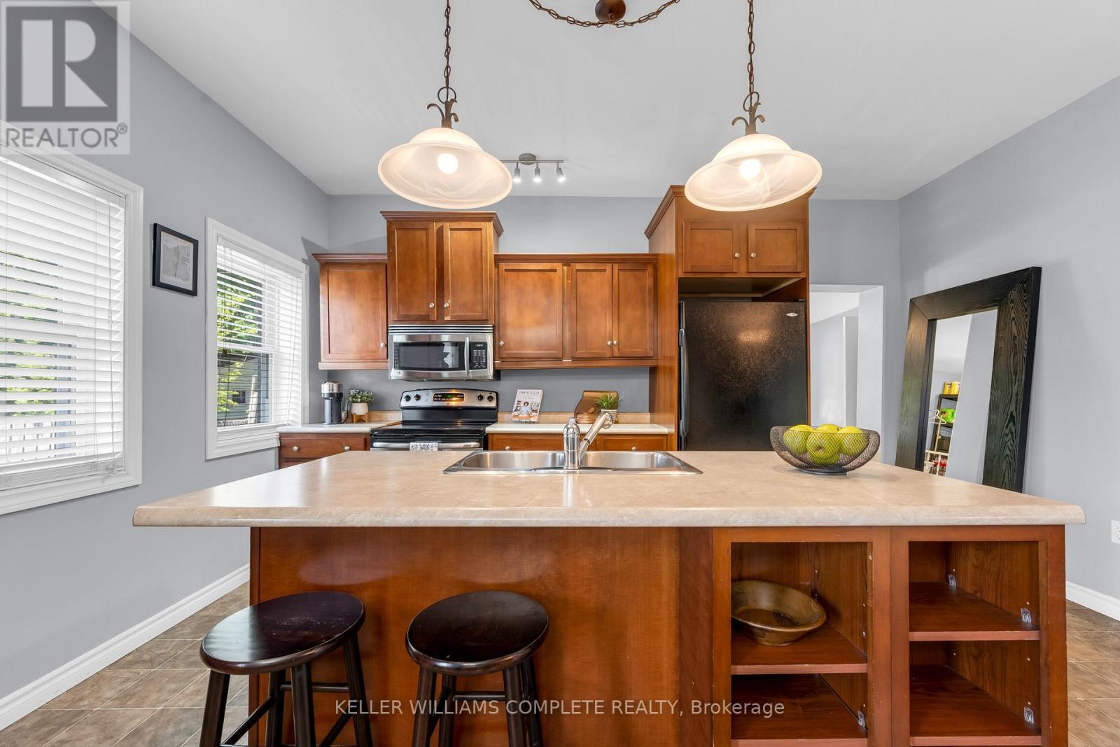 110 OAK STREET - 12