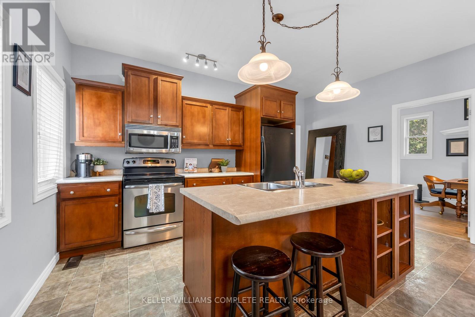 110 OAK STREET - 13