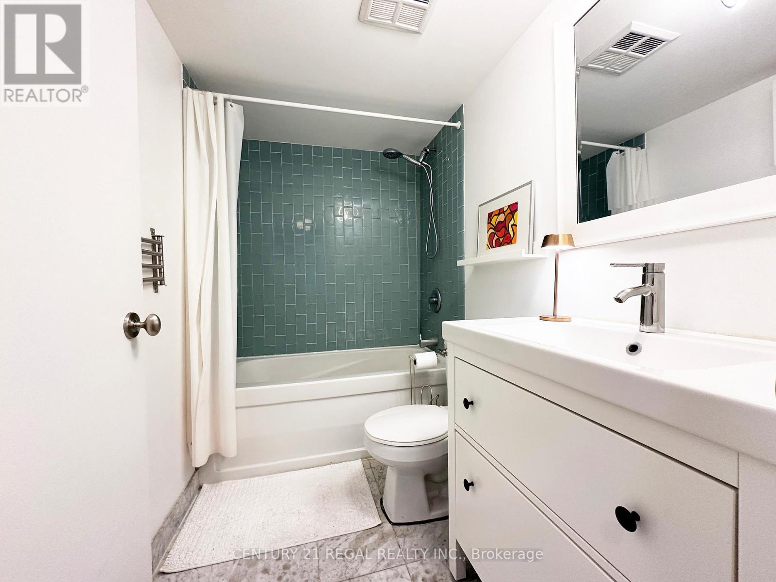 #533 111 ELIZABETH STREET - 17