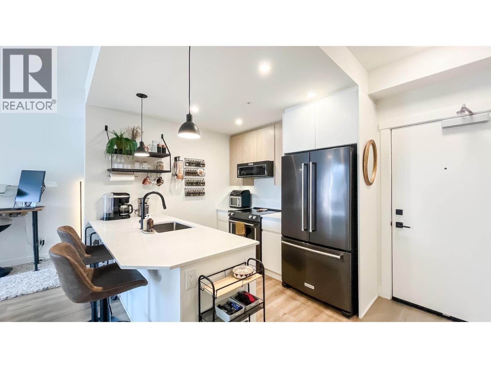 1314 2180 KELLY Avenue - main photo