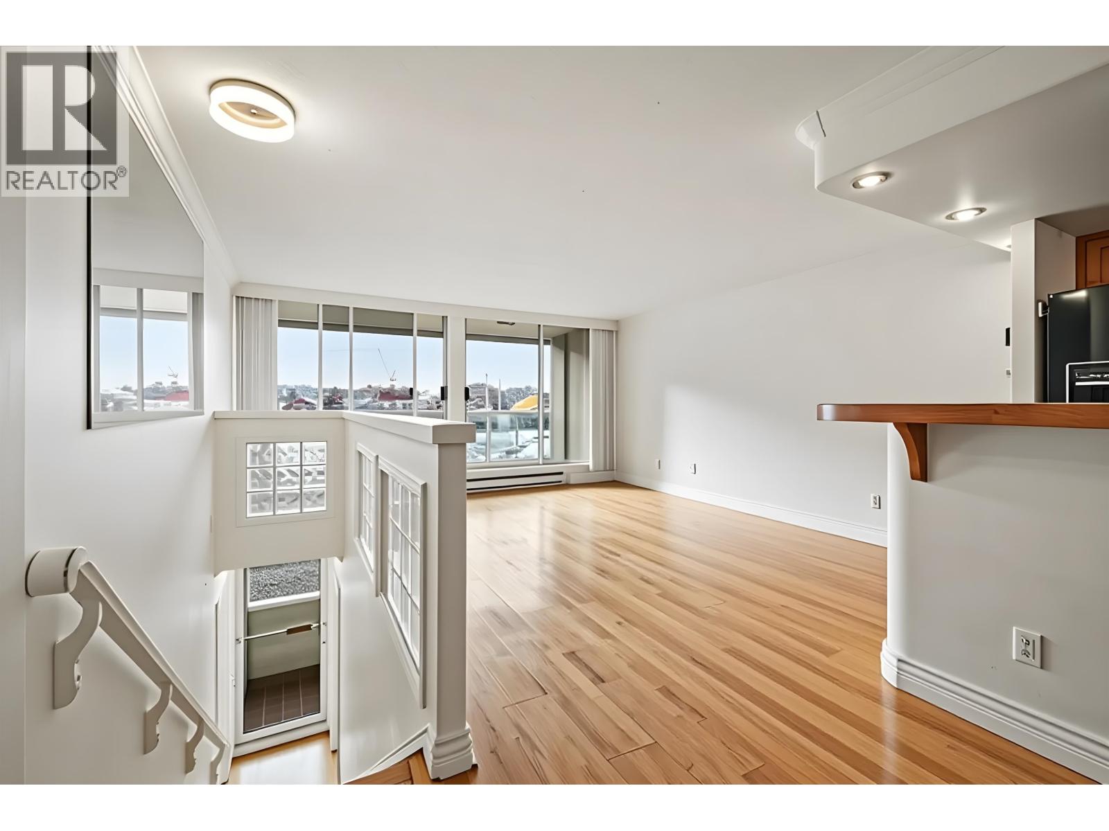 205 1600 HOWE Street - photo 2