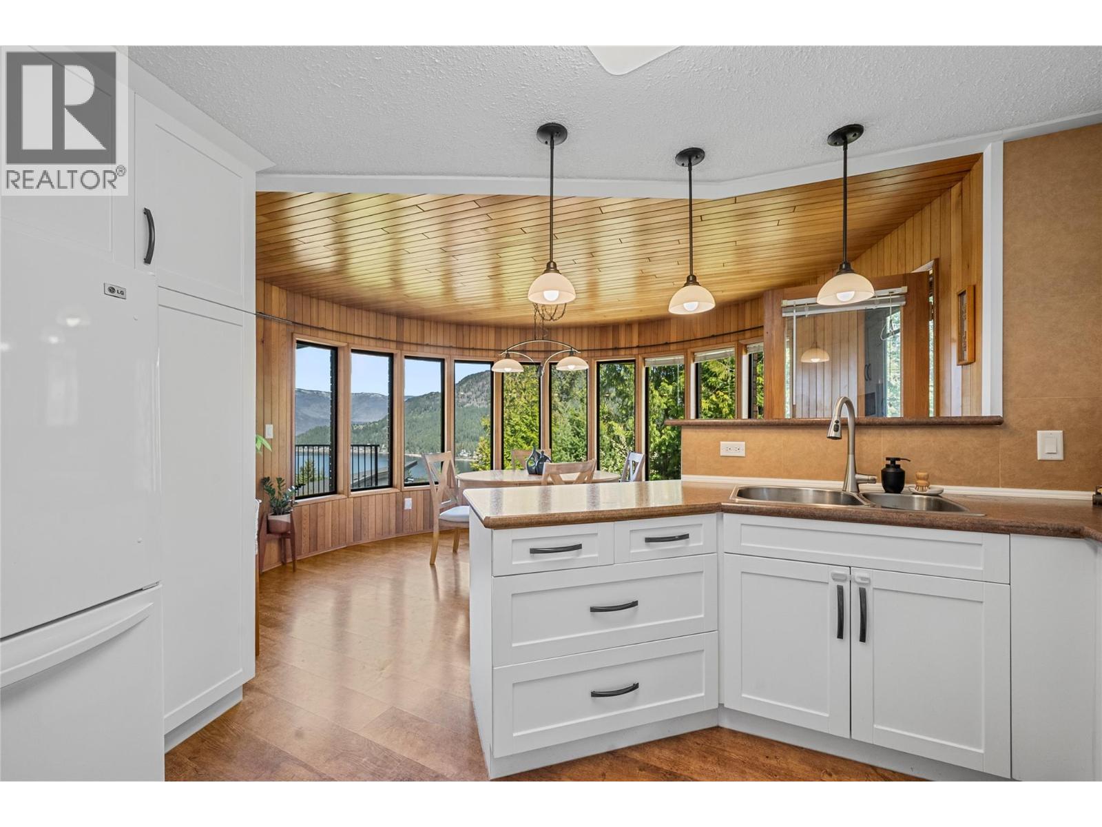 2631 Grand View Place, Blind Bay