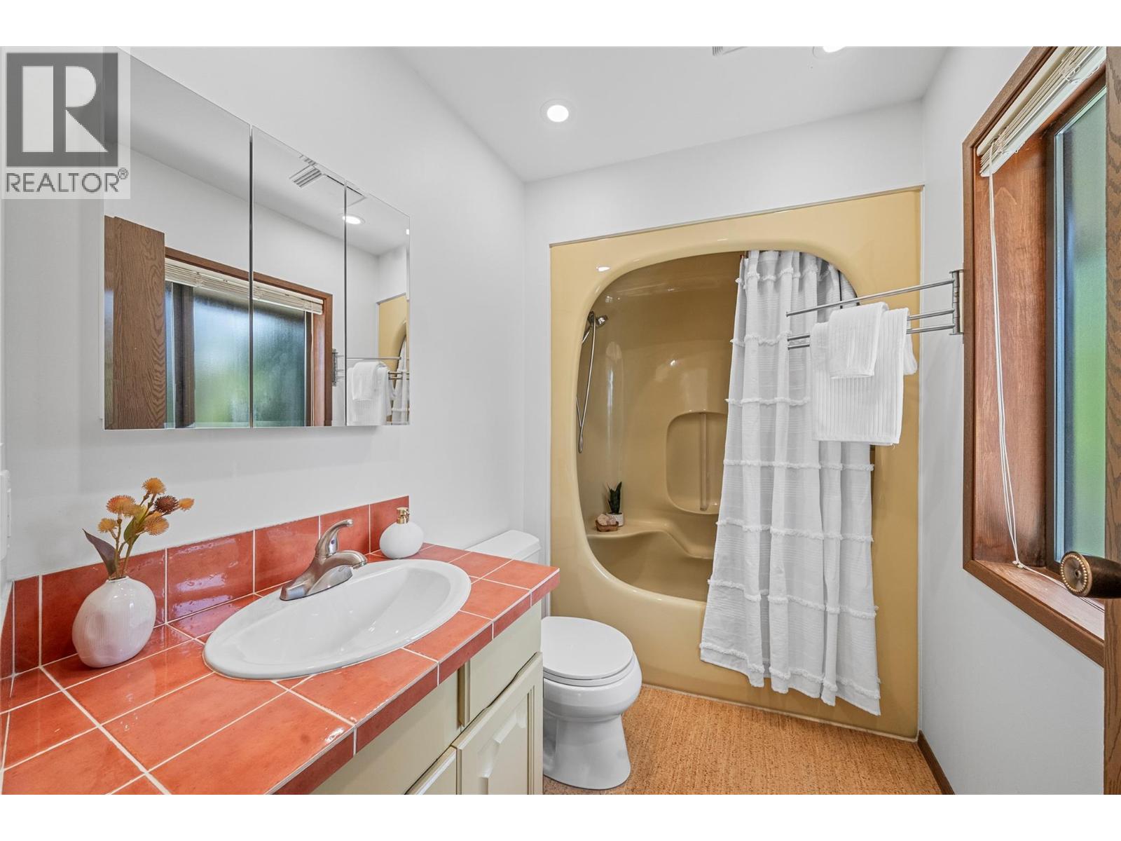 2631 Grand View Place, Blind Bay