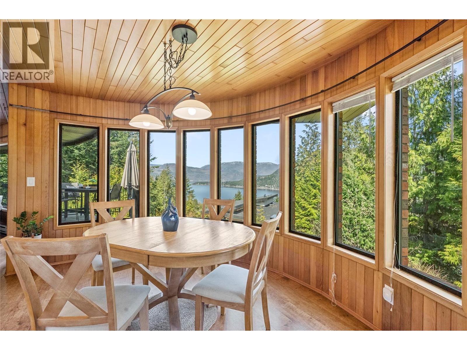 2631 Grand View Place, Blind Bay