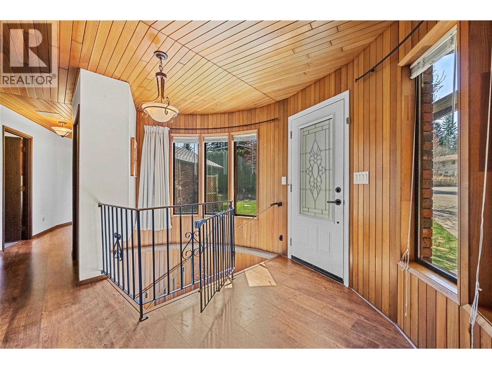 2631 Grand View Place, Blind Bay