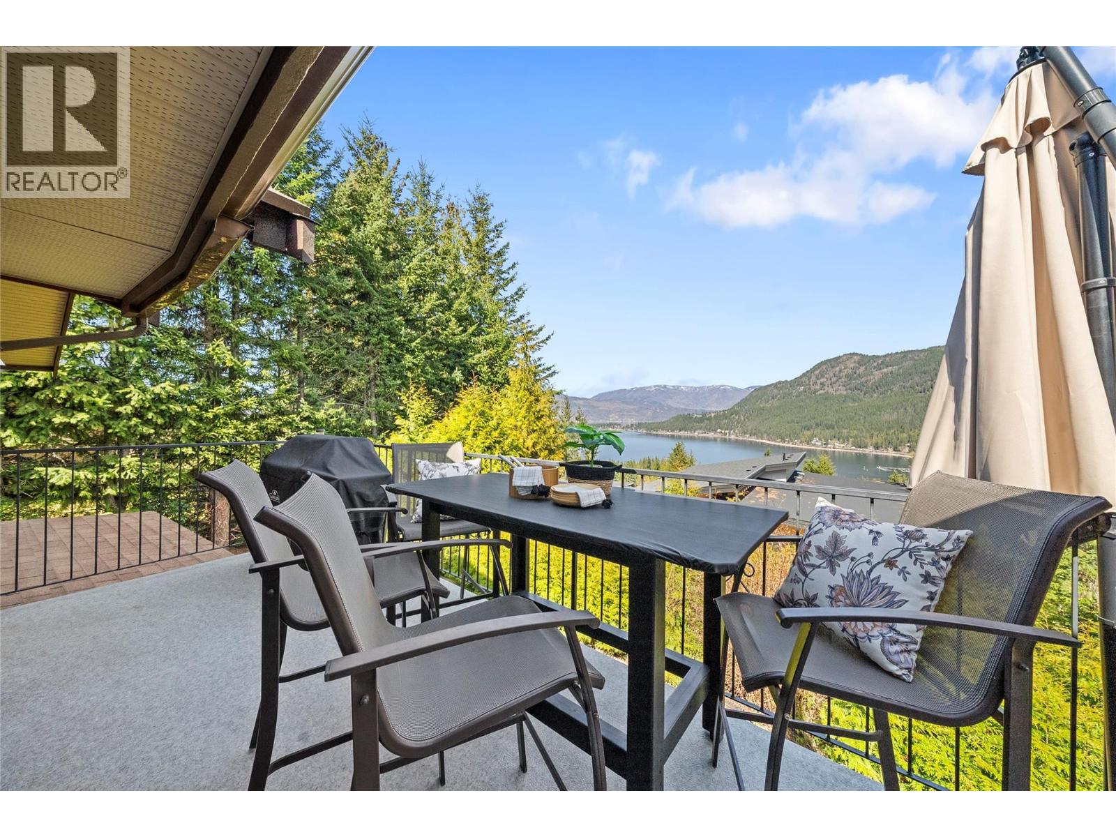 2631 Grand View Place, Blind Bay