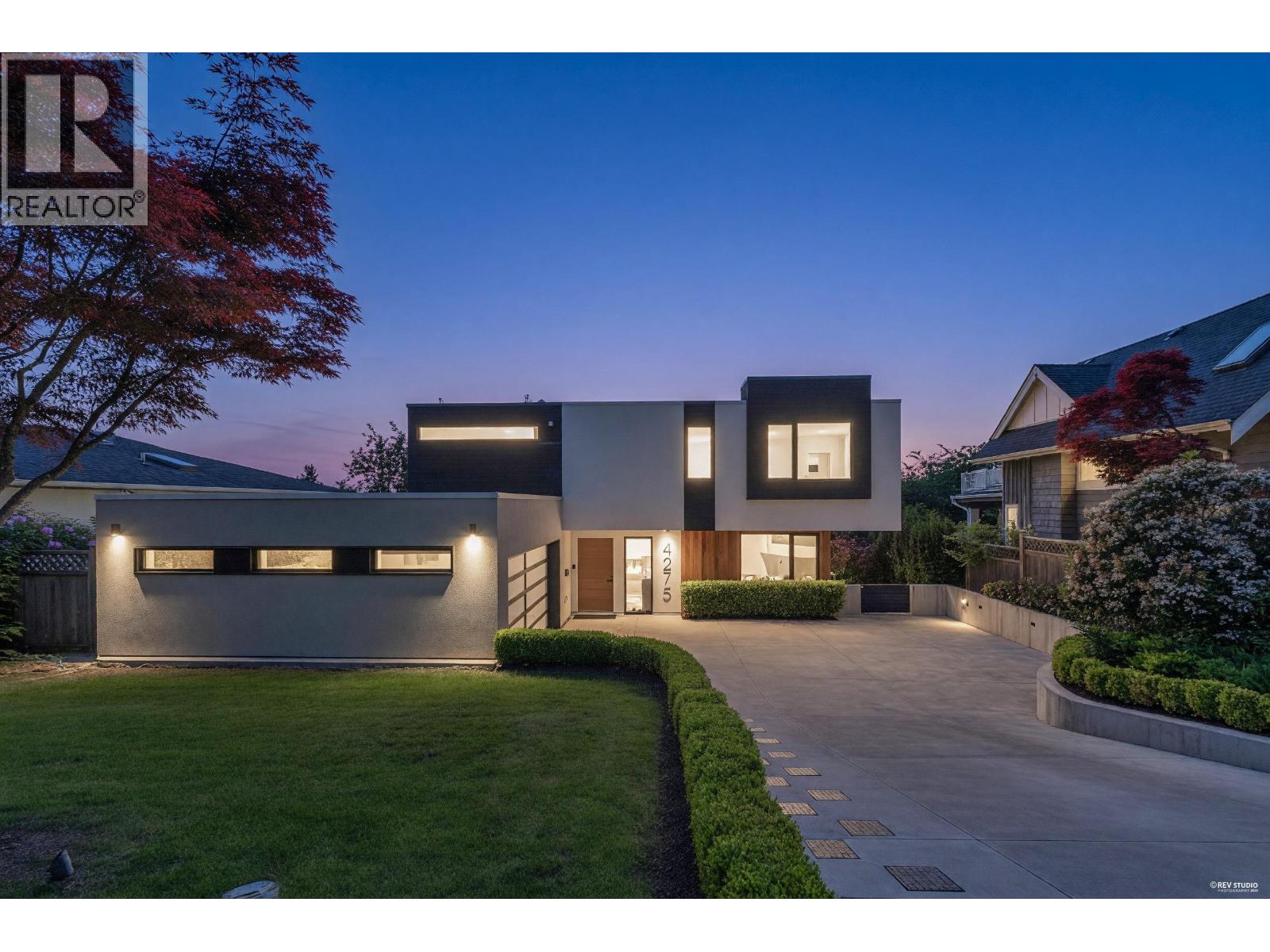 4275 CHELSEA Crescent - main photo