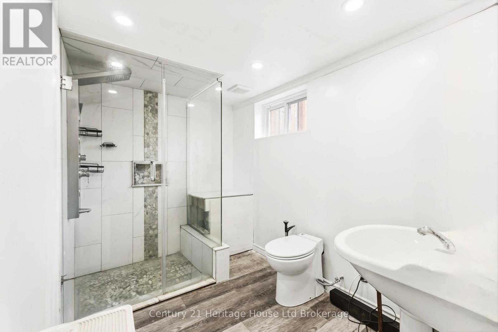 34 HUMBOLDT PARKWAY - 25
