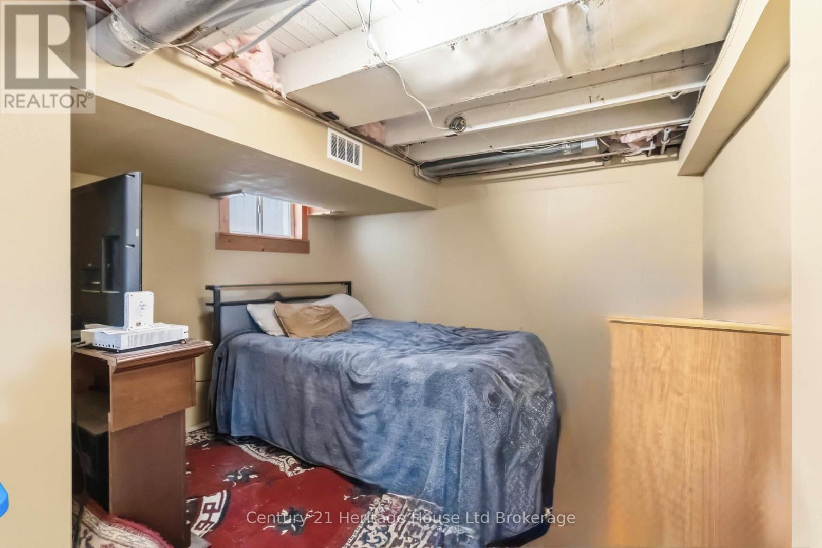 34 HUMBOLDT PARKWAY - 26