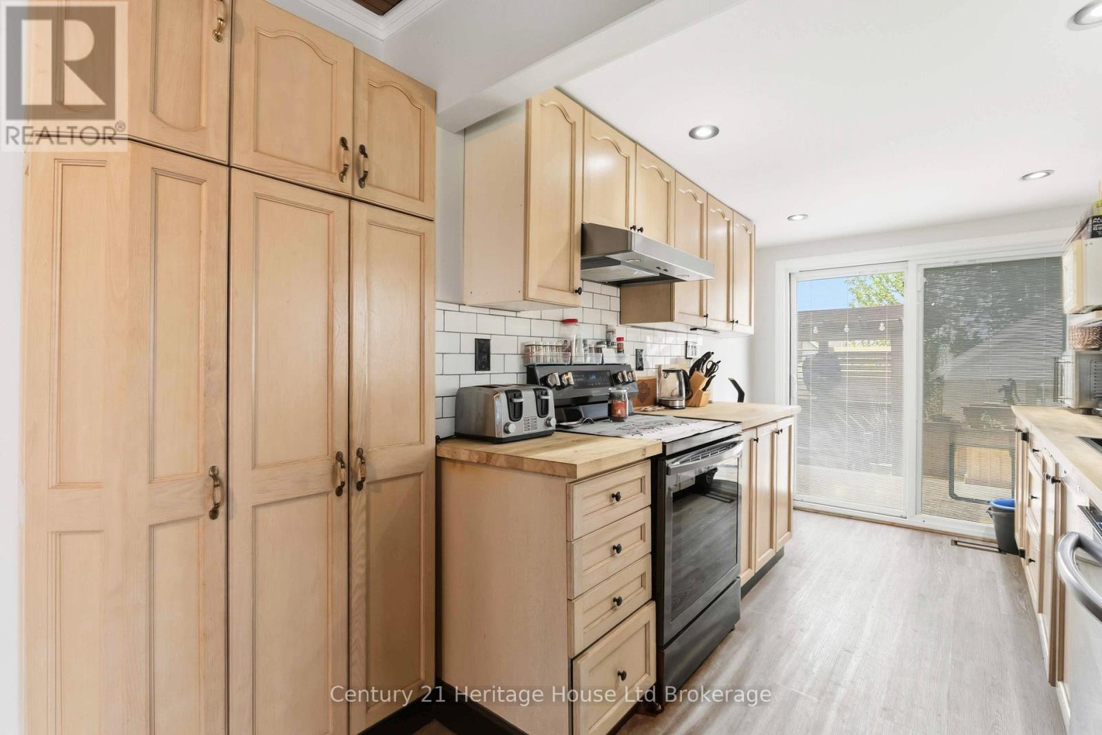 34 HUMBOLDT PARKWAY - 3