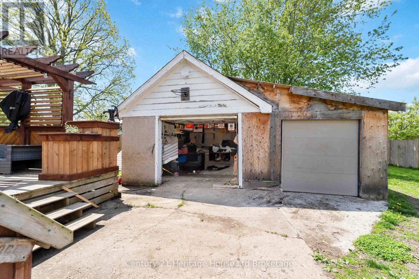 34 HUMBOLDT PARKWAY - 31