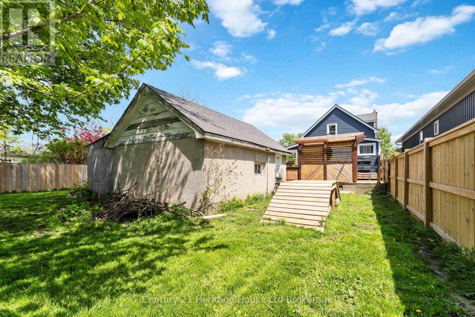 34 HUMBOLDT PARKWAY - 30
