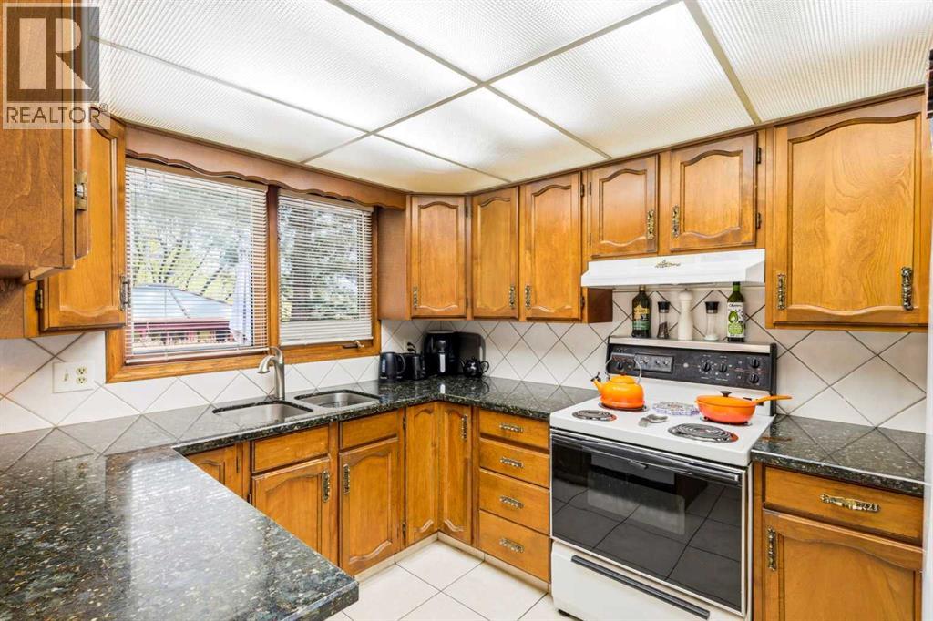149 Edgehill Drive NW - 11