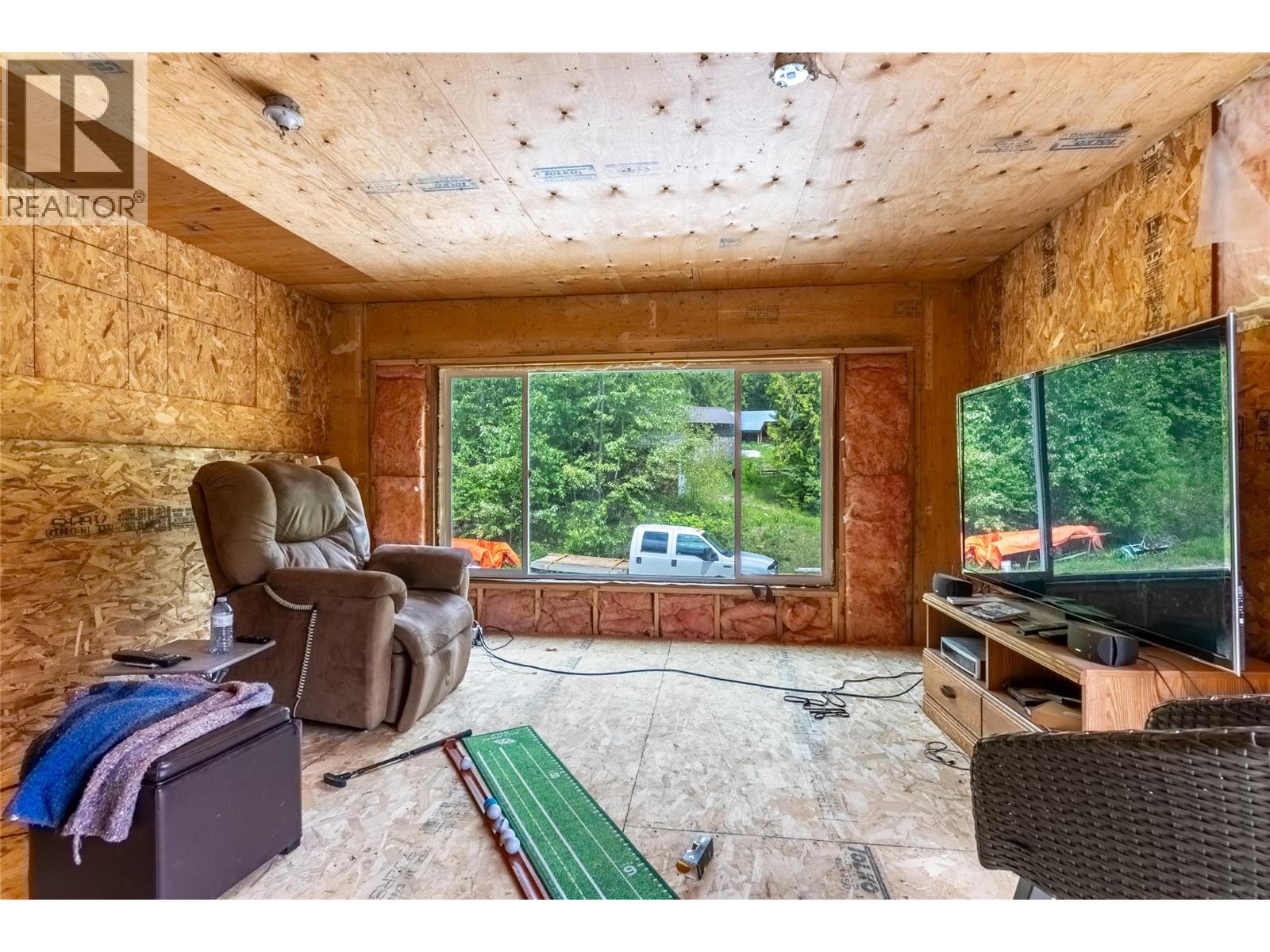  63 LIBICH Road, Salmon Arm