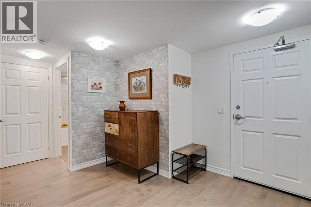 #LL06 50 BRYAN Court - 7