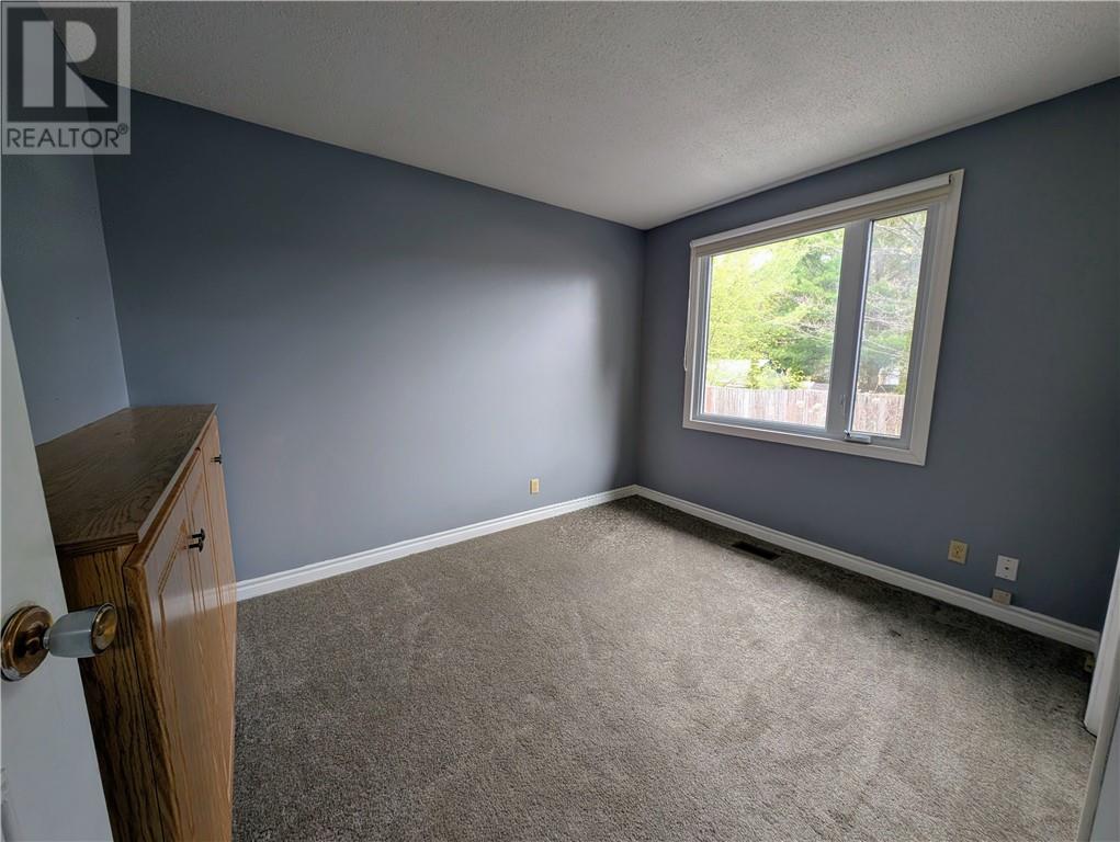 235 Mississauga Avenue - 8