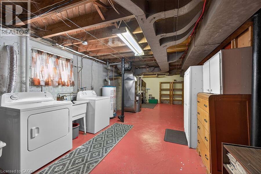 954 QUEENSDALE Avenue E - 37