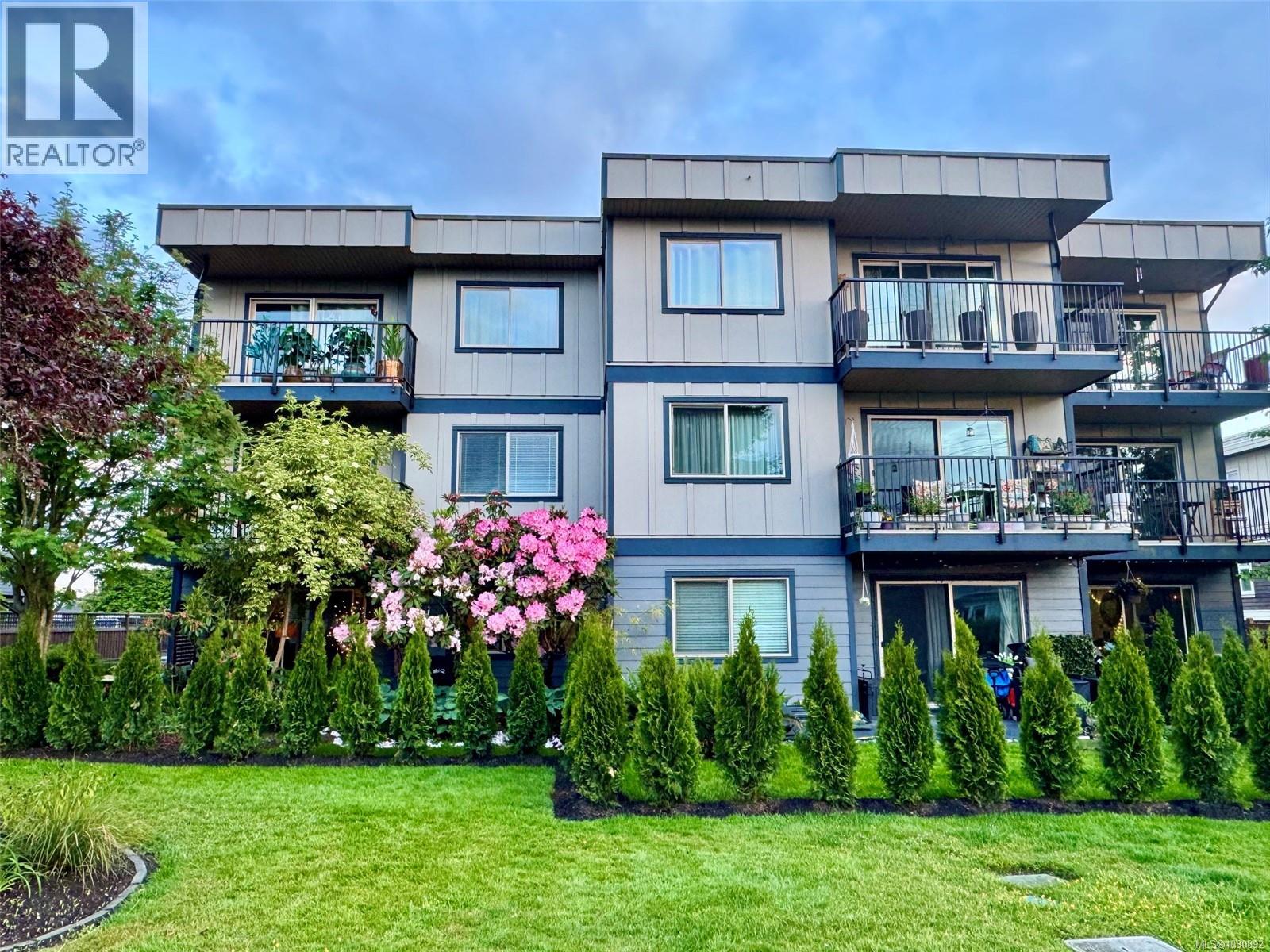 101 2427 Amherst Avenue, Sidney