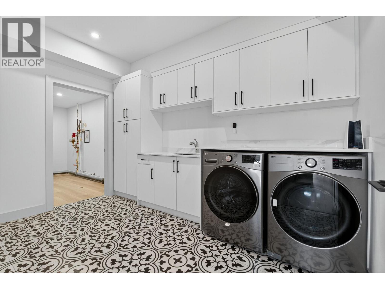 8932 Tavistock Road - 37