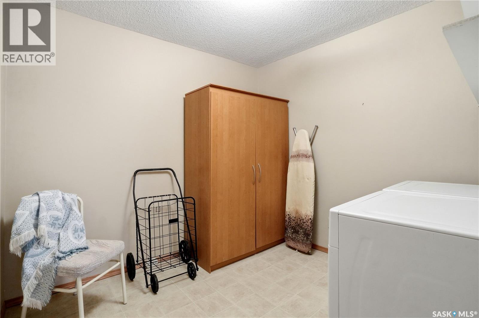 #134 960 Assiniboine AVENUE E - 28