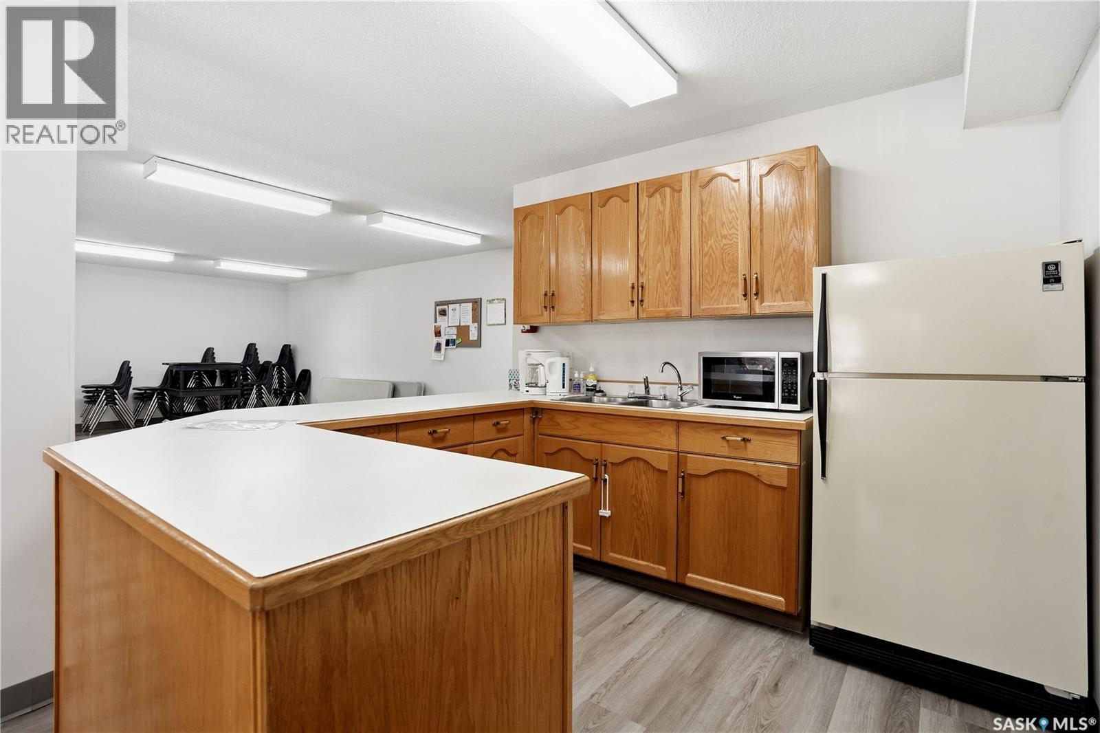 #134 960 Assiniboine AVENUE E - 40