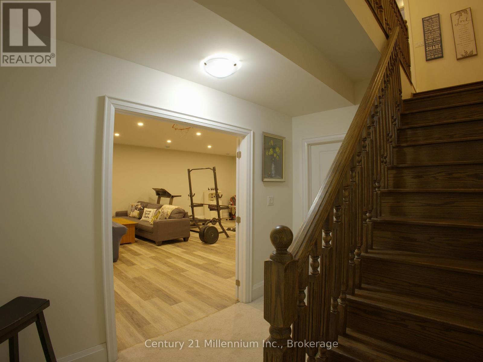 108 CREEKWOOD COURT - 29