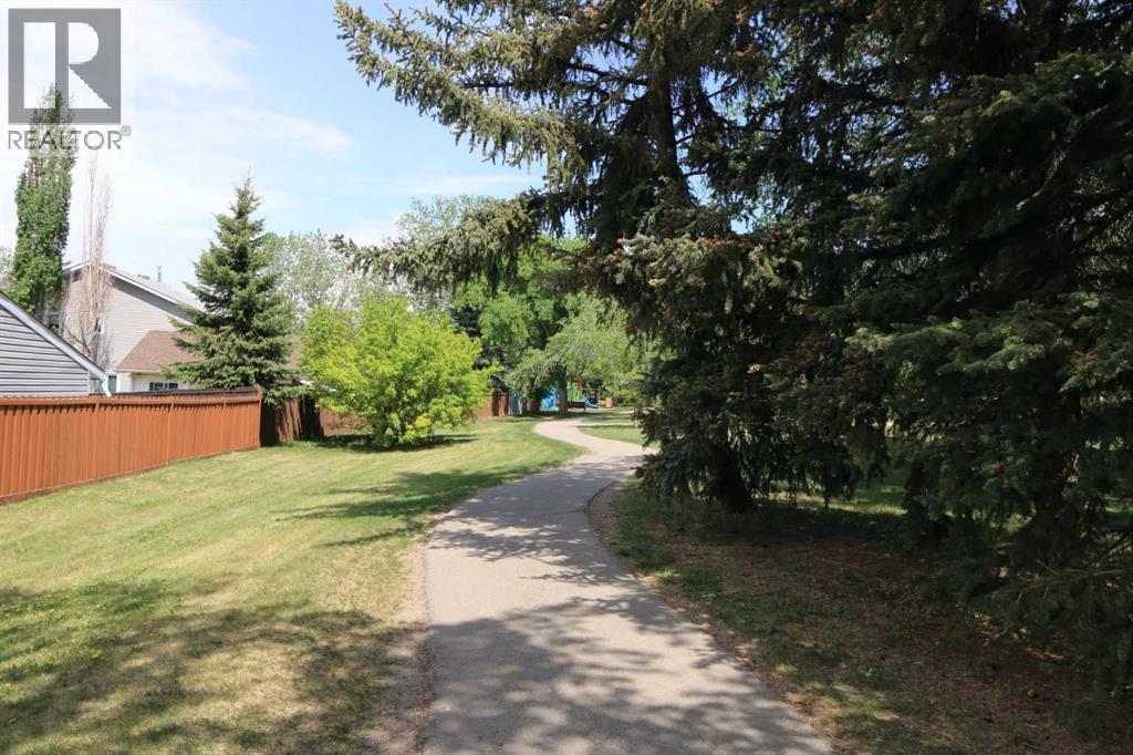 8 Meadow Place SE - 40