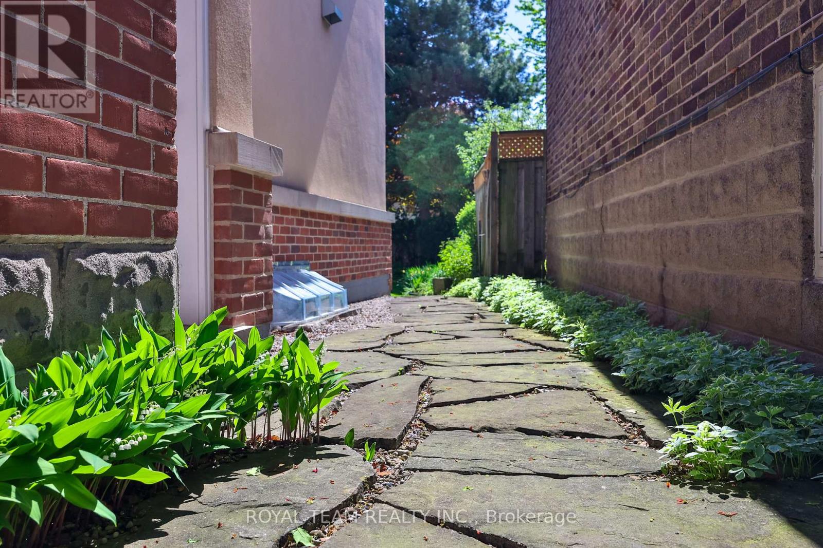 107 ESGORE DRIVE - 34