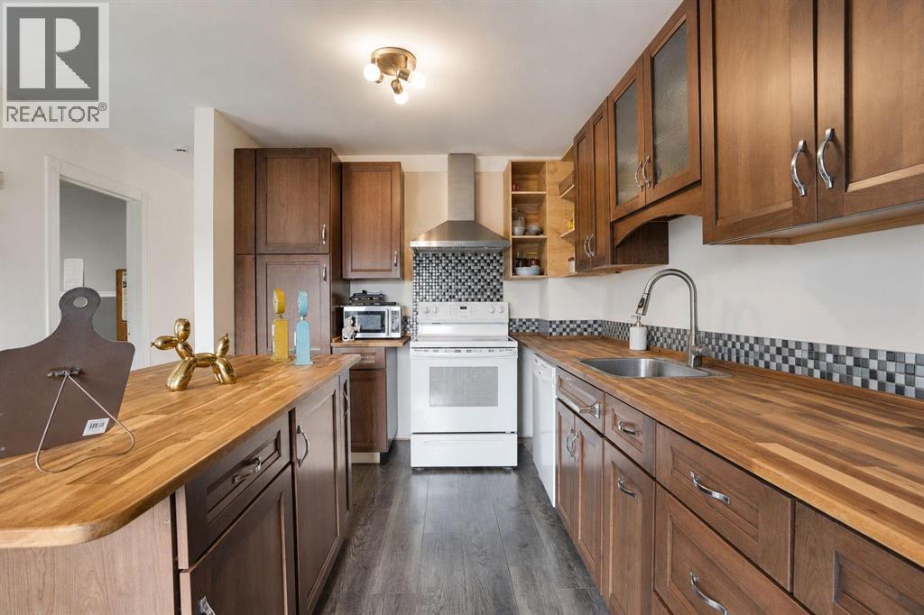 32 Taraglen Place NE - 9