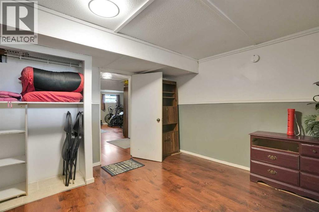 32 Taraglen Place NE - 25