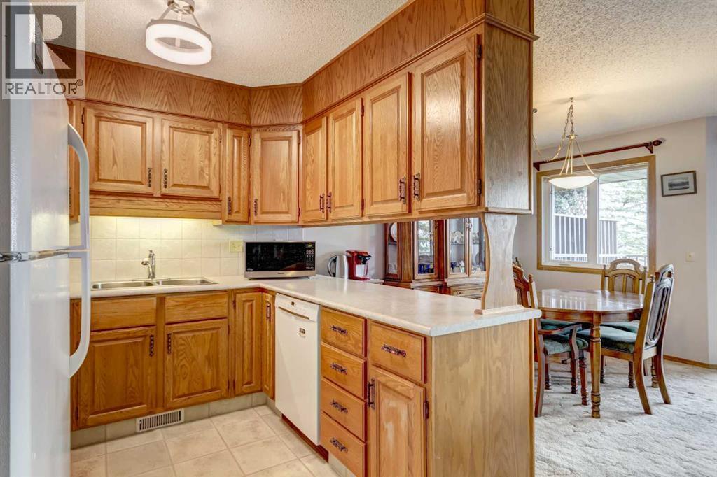 #30 118 Strathcona Road SW - 2