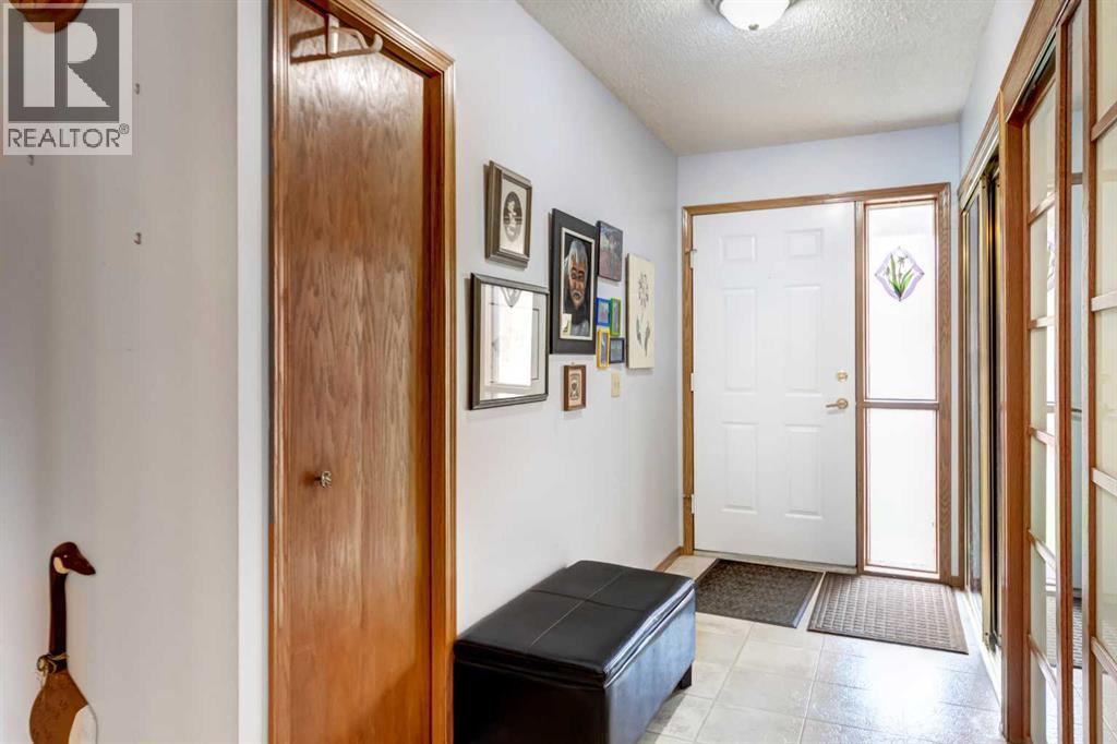 #30 118 Strathcona Road SW - 17