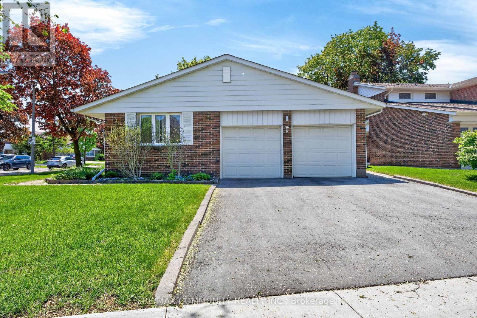 588 HUNTINGWOOD DRIVE - 4